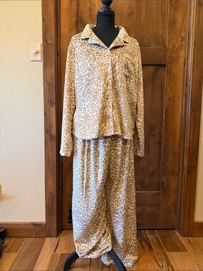 Karen Neuburger Beige Leopard-Print Womens Pajama Set